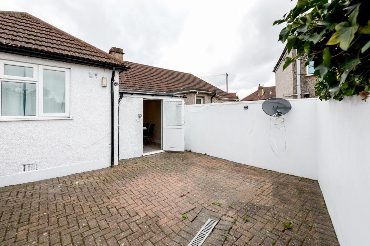 Dartford, Kent - Modern 2Bd 2Bath En-Suite Bungalow M25 Bluewater Екстер'єр фото