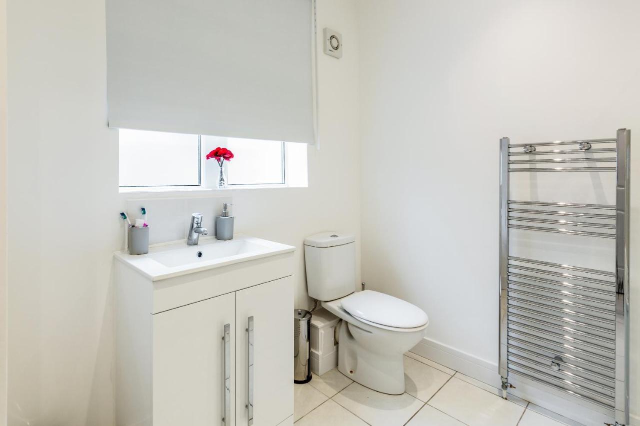 Dartford, Kent - Modern 2Bd 2Bath En-Suite Bungalow M25 Bluewater Екстер'єр фото